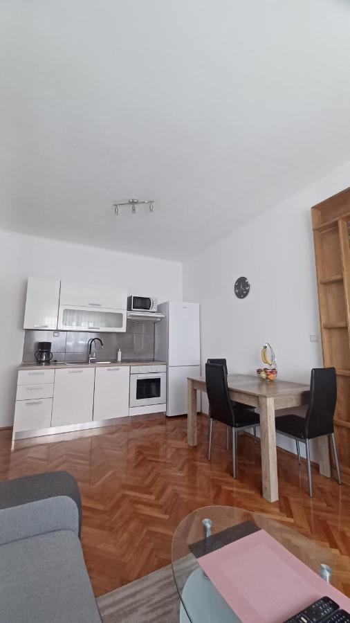 Apartman Dora Apartment Pula Exterior foto