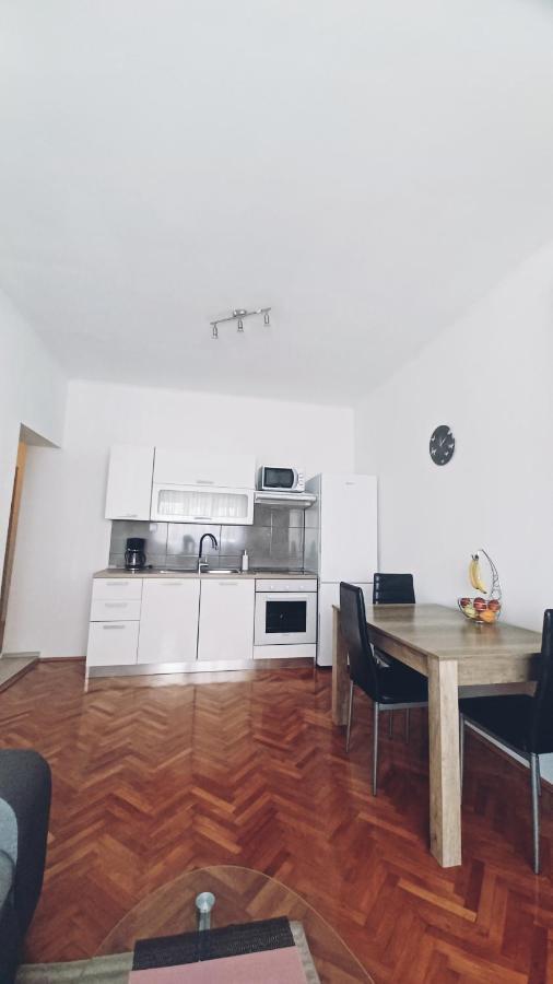 Apartman Dora Apartment Pula Exterior foto