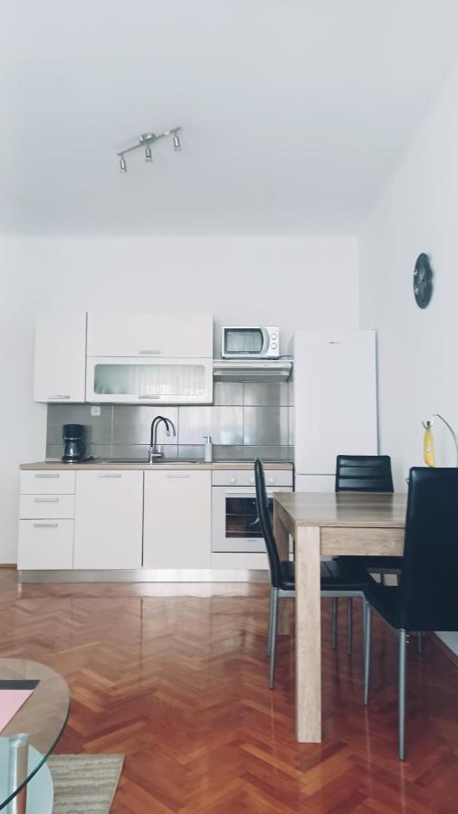 Apartman Dora Apartment Pula Exterior foto