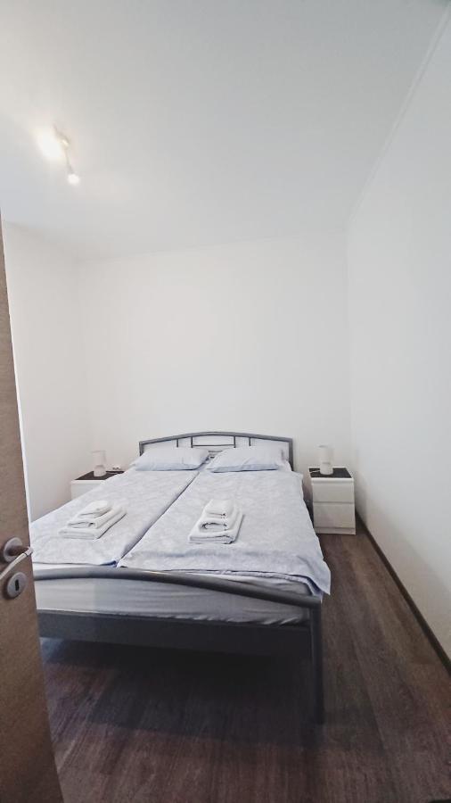Apartman Dora Apartment Pula Exterior foto