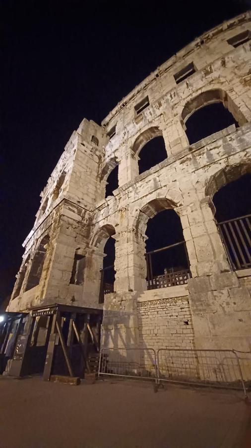 Apartman Dora Apartment Pula Exterior foto